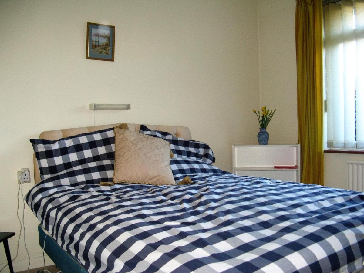 Pine Lodge Barton on Sea Zewnętrze zdjęcie